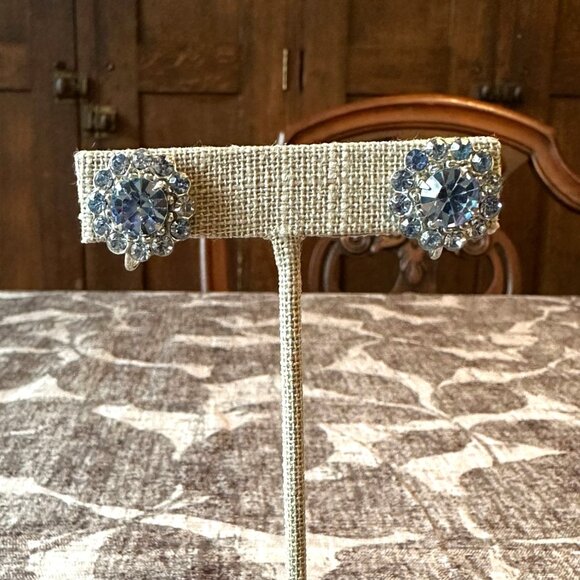 Vintage Screw Back Earrings With Light Blue Rhinestone Floral Design Mid-Century - Picture 5 of 8